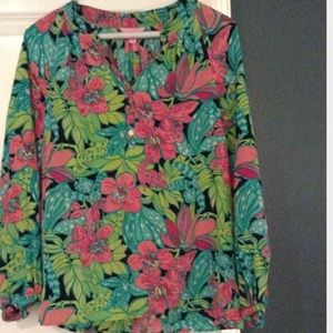 Lilly Pulitzer blouse size XS.