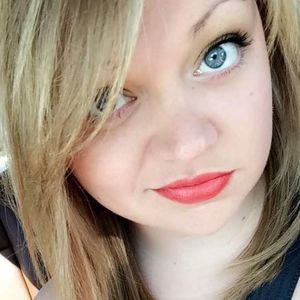 Meet your Posher, Caitlin