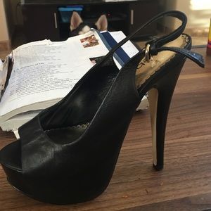 🚫SOLD🚫 Bebe High heels size 7