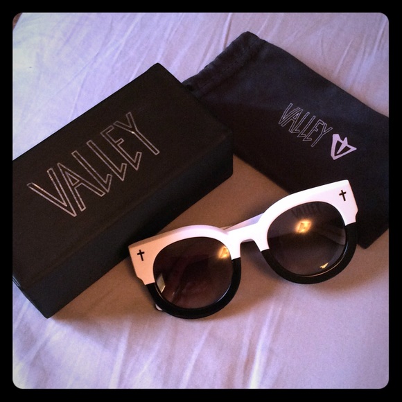 Valley Eyewear 'A Dead Coffin Club' Sunglasses