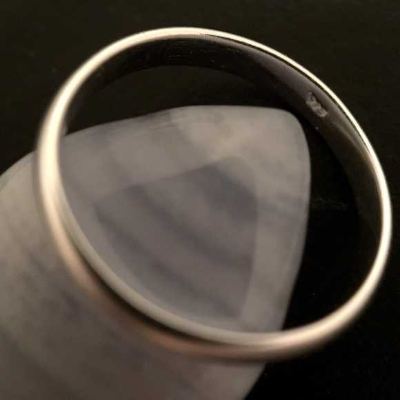 925 Sterling Smooth Band Thumb Ring - Picture 3 of 5