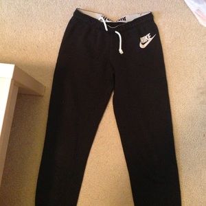 Black nike sweats