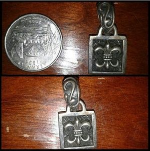 One Fleur-de-lis charm