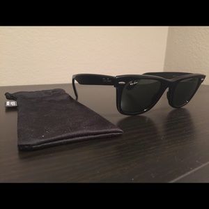 Classic wayfarer ray bans
