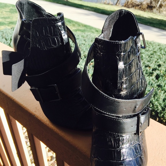 Black express booties brand new - Picture 2 of 4