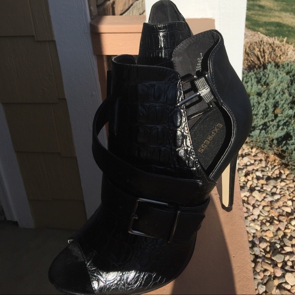 Black express booties brand new - Picture 4 of 4