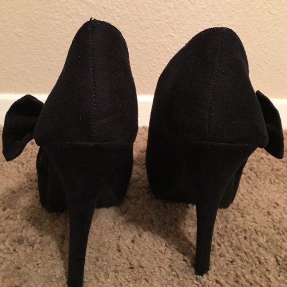 Black platform heel - Picture 3 of 3