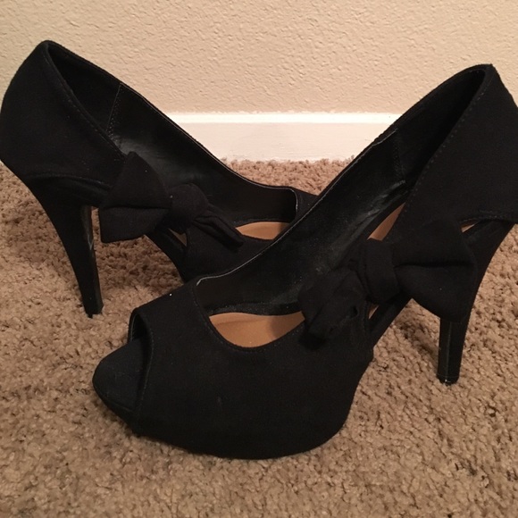 Black platform heel - Picture 2 of 3