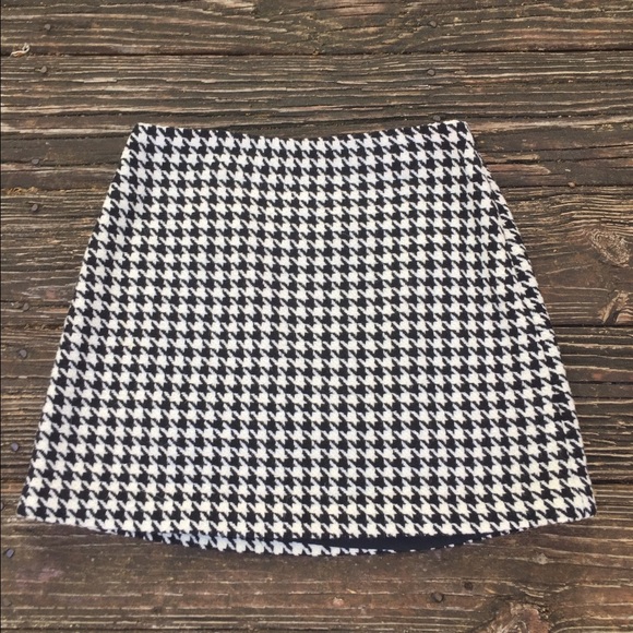 The Limited black & white houndstooth mini skirt
