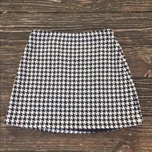 The Limited black & white houndstooth mini skirt