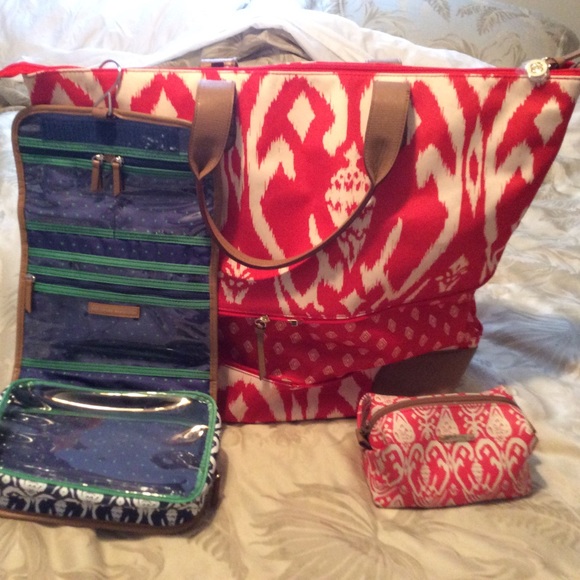 Stella and Dot "Poof"