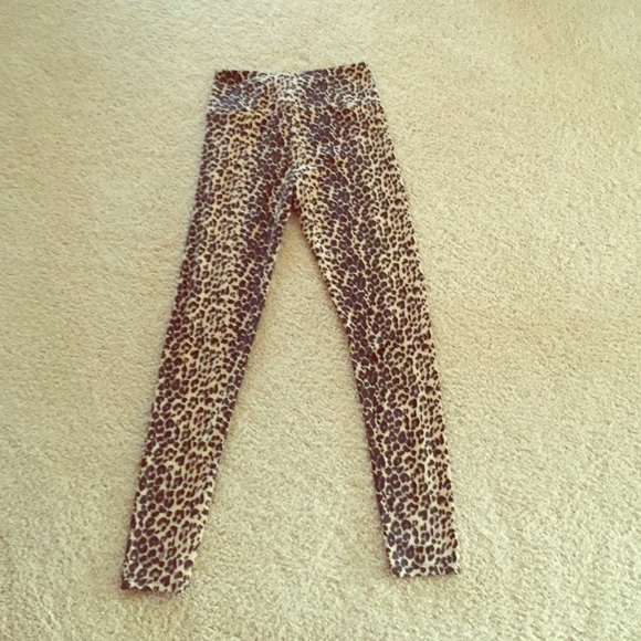 Cute high waisted leopard leggings!! Brand new