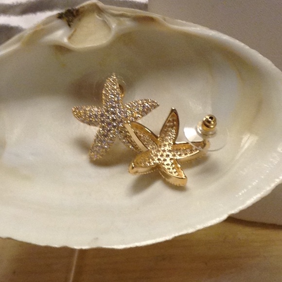 ❌SOLD❌ Earrings Cubic Zirconia 18k Gold Plated - Picture 3 of 3