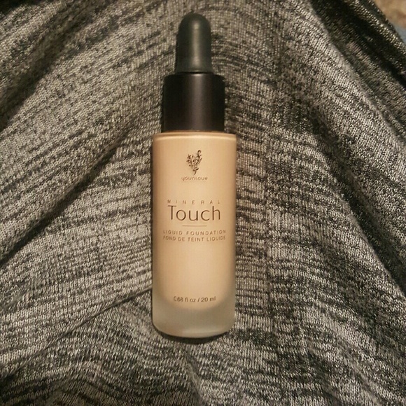 Younique Liquid Foundation ORGANZA