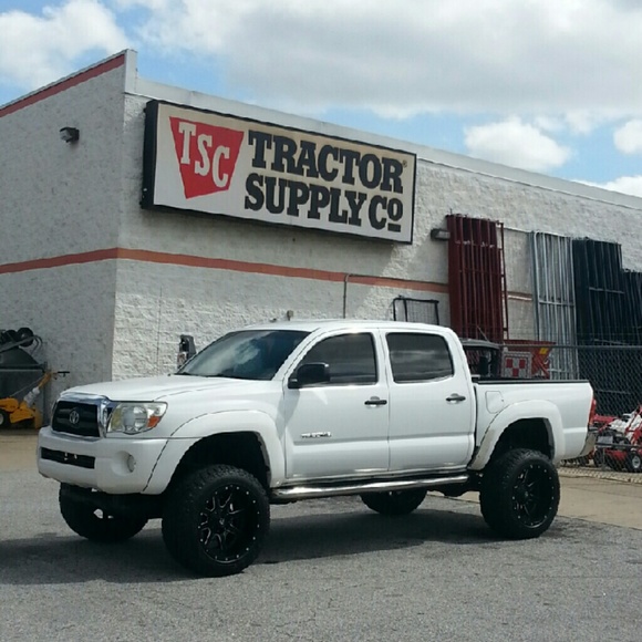 Meet your Posher, Kristin - Picture 4 of 4