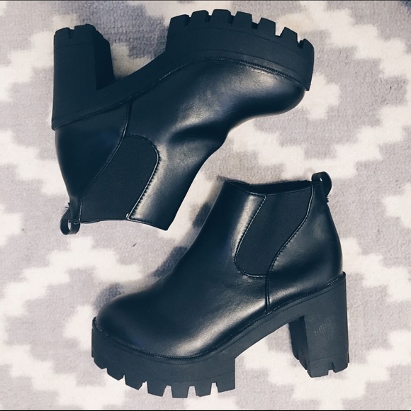 UNIF Shoes - Black platform booties NWOT