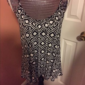 Black and white ruffle top size XL