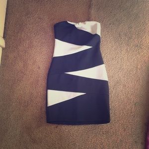 Short and tight black and white !