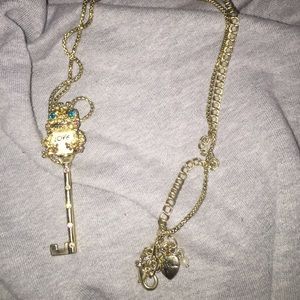 Betsey Johnson"Rose Garden"long frog key necklace