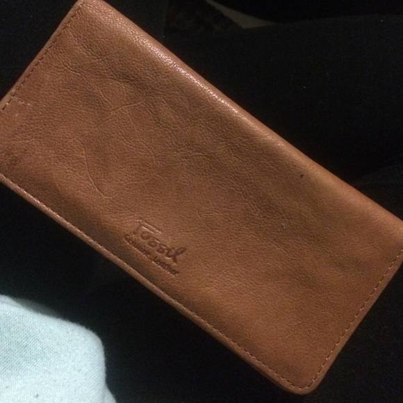 FOSSIL LEATHER WALLET