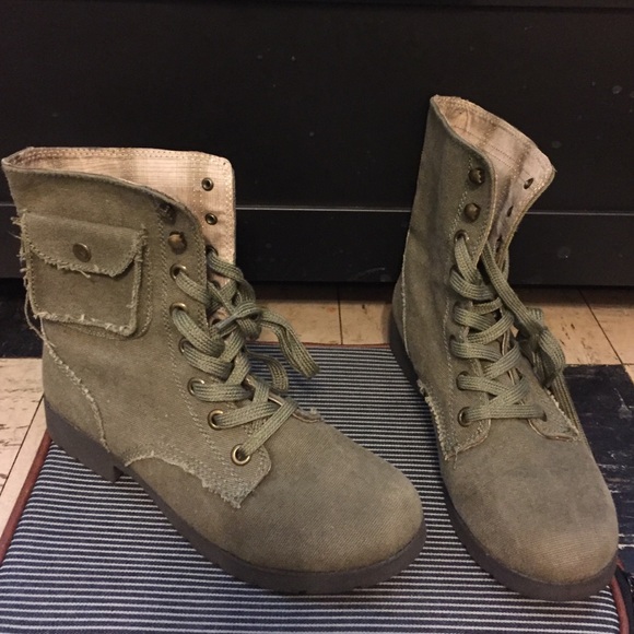 Trill Boots