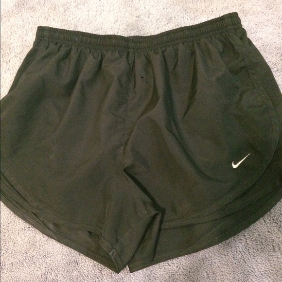 Black nike shorts