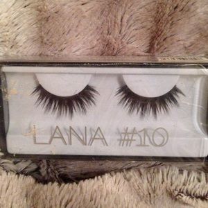 Huda beauty Lana lashes