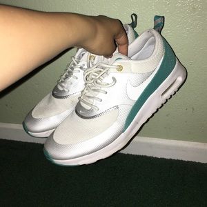 Nike Women's Thea's