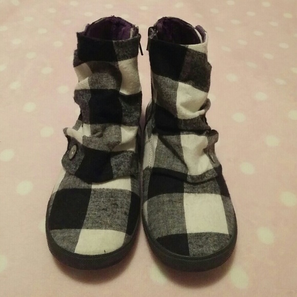 Checkered booties