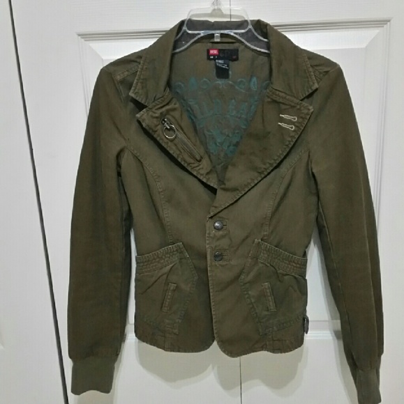 Diesel Blazer Size M but runs like XS