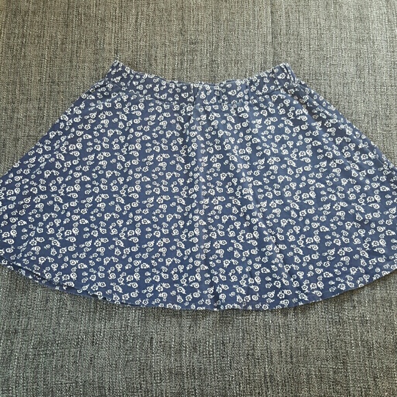Navy blue white flower skirt!