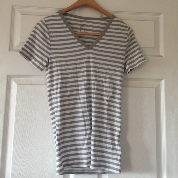 White/Gray Striped Gap "The Modern" Tee - Picture 1 of 2