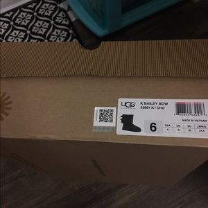 Dark brown uggs