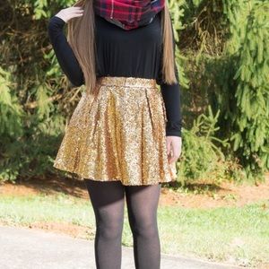 Gold sequin skirt ✨