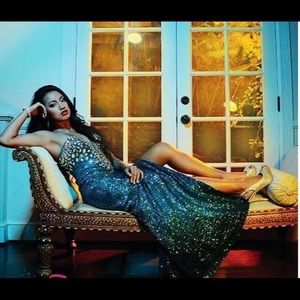 Strapless sequined blue prom dress👗