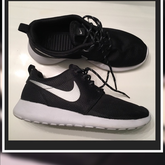 Nike Shoes - Nike Rosche 1  Black/Metallic Platinum-White