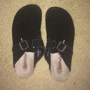 Birkenstock Boston lookalike.