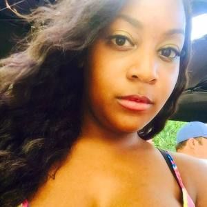 Meet your Posher, Chanel