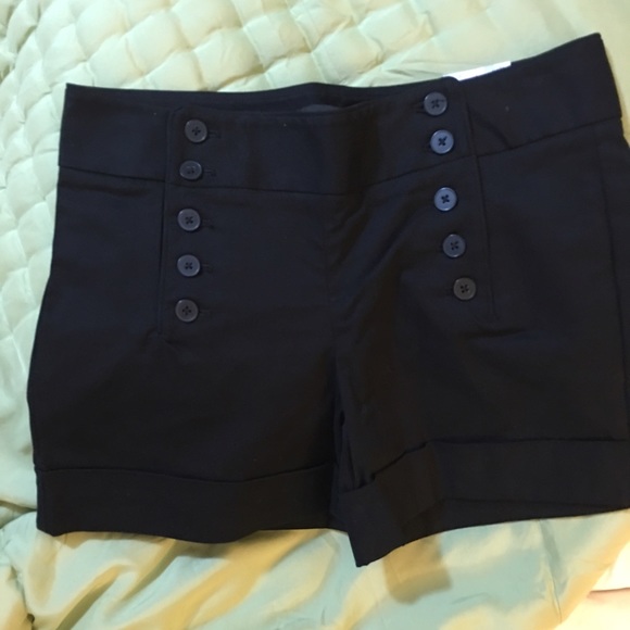 Express nwt black short