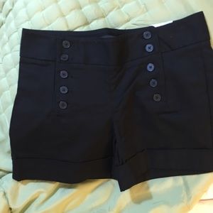 Express nwt black short