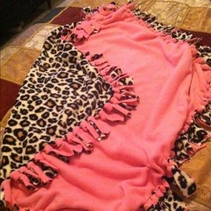 Tie fleece blanket