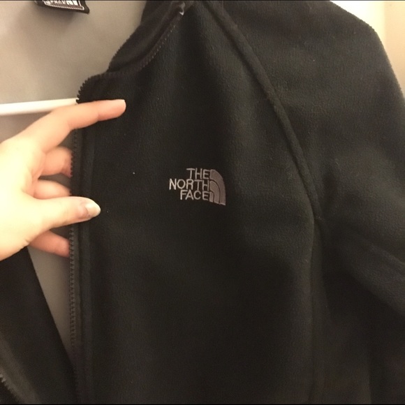 North face wind breaker jacket