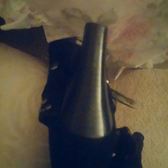 Boots - Picture 3 of 3