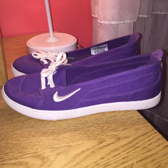 Nike slip on shoes