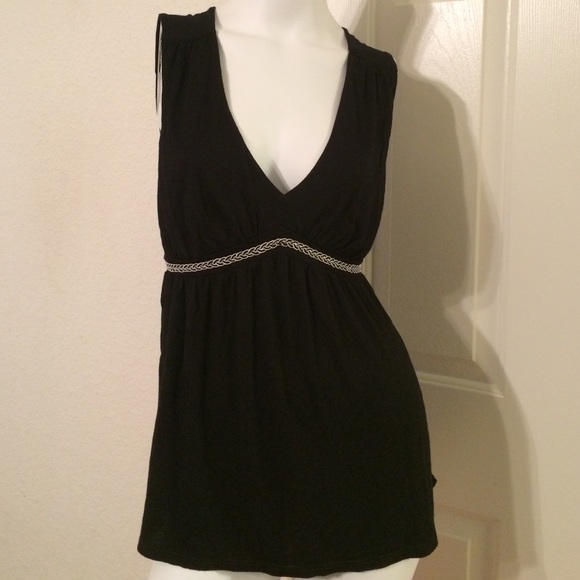 WHITE HOUSE BLACK MARKET - Picture 2 of 4