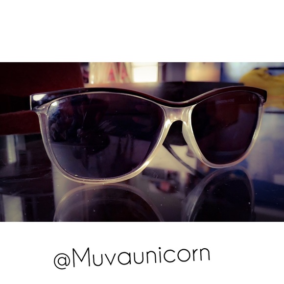 London Fog Sunglasses🍂