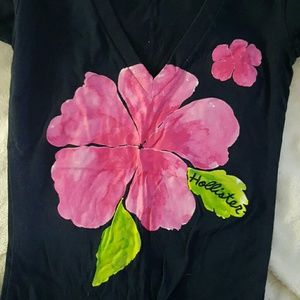 HCO navy flower graphic tee