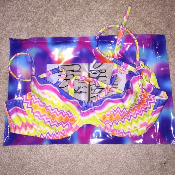 Moana Bikini Sandy Sea Monkey Bra Top Size Small - Picture 4 of 4