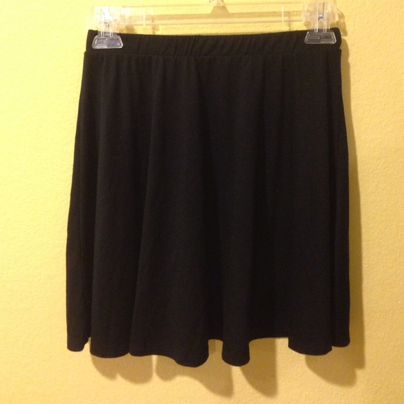 Black skater skirt