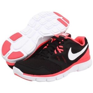 Nike experience run 3 8.5 hardly worn :)